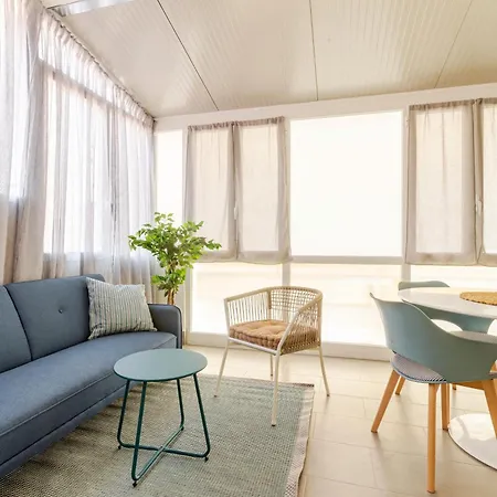 2 Indipendenti, In Pieno Centro Con Veranda Apartment *