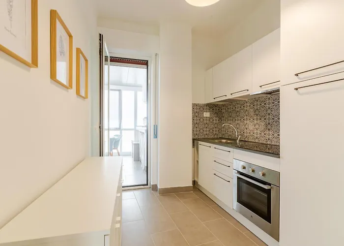 2 Indipendenti, In Pieno Centro Con Veranda * San Remo