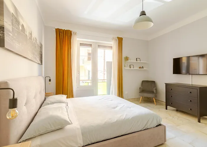 2 Indipendenti, In Pieno Centro Con Veranda Apartman San Remo