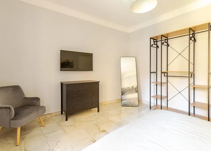 Apartman 2 Indipendenti, In Pieno Centro Con Veranda *